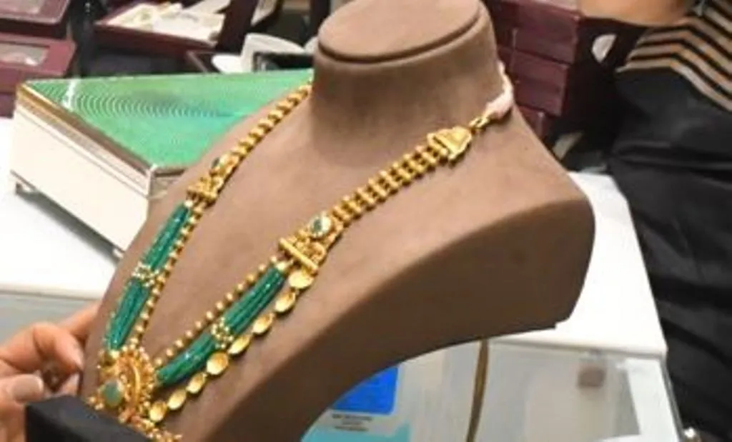 अक्षय तृतीया: रामलला के लॉकेट और अयोध्या मंदिर के मॉडल की अंगूठी की मांग