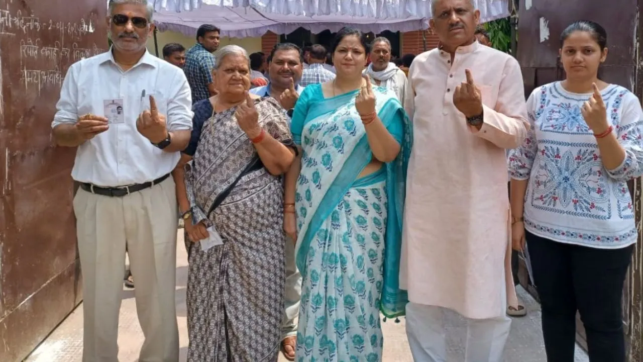 वोटिंग पहली बार अमिताभ