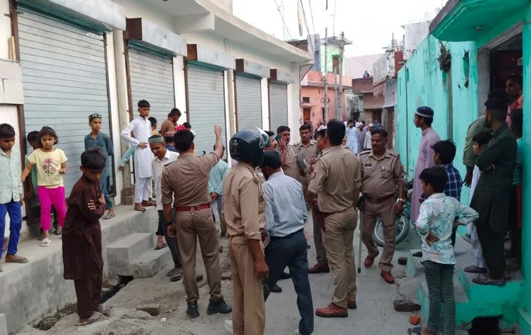 Bareilly News: रास्ते में कार खड़ी करने के विरोध में चले ईंट -पत्थर, दोनों पक्षों से चार लोग घायल