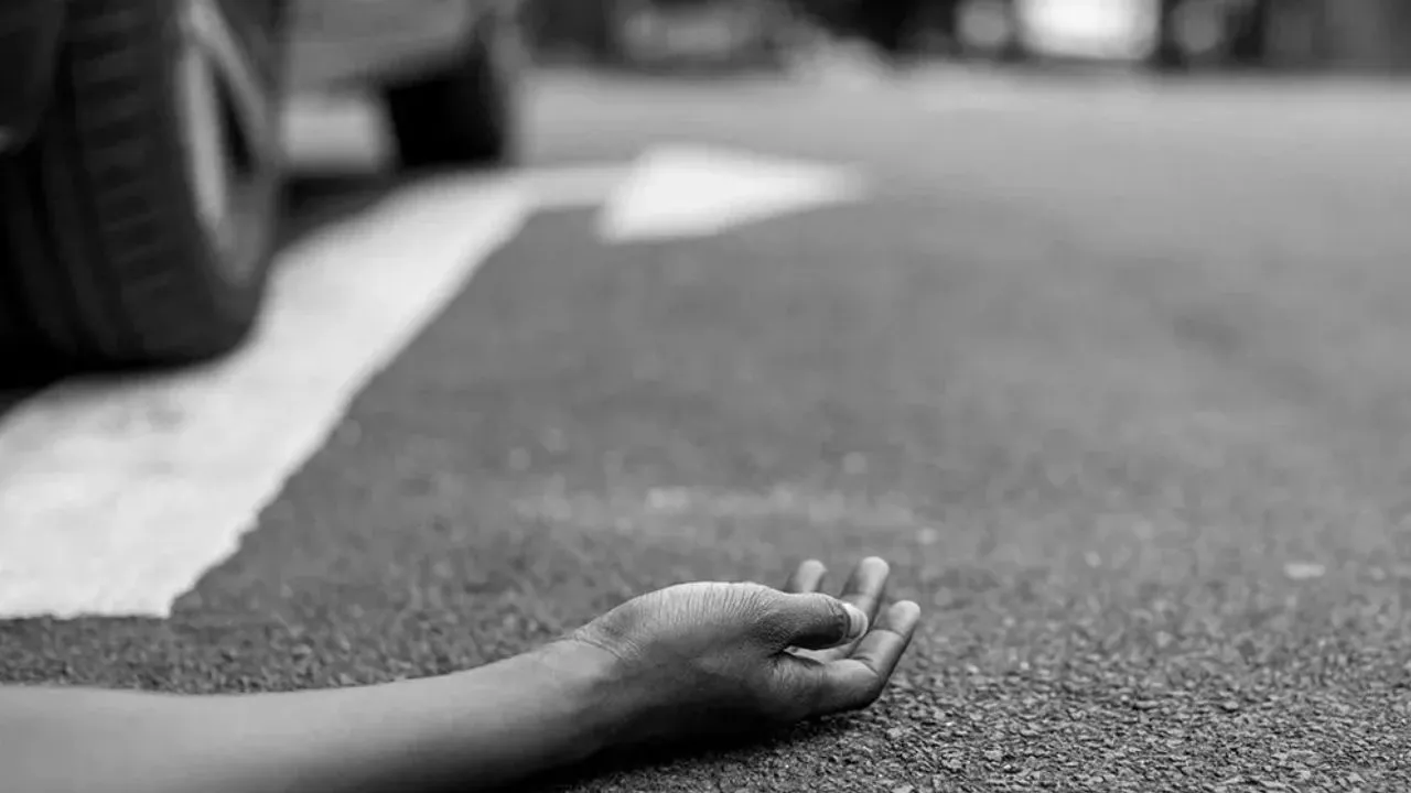 Kannauj: तेज रफ्तार बाइक अनियंत्रित होकर डिवाइडर से टकराई, चचेरे भाइयों की मौत, परिजनों में मची चीख पुकार