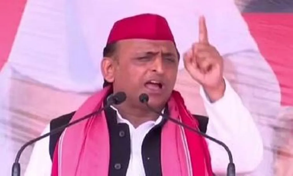 आगरा में बोले अखिलेश, भाजपा की 'झूठी सरकार' को जनता के 'सच्चे' सवालों का सामना करना होगा 