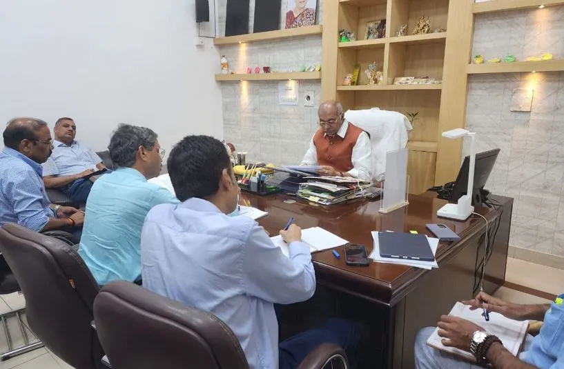 बरेली: निराश्रित गोवंश संरक्षण का कार्य प्राथमिकता के आधार पर निरंतर किया जाए- धर्मपाल सिंह