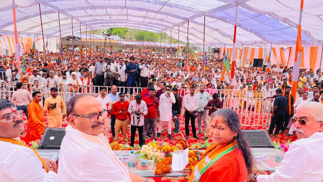 फतेहपुर में डिप्टी सीएम ब्रजेश पाठक बोले- मुख्तार और अतीक को आदर्श बताने वाला विपक्ष डिरेल्ड