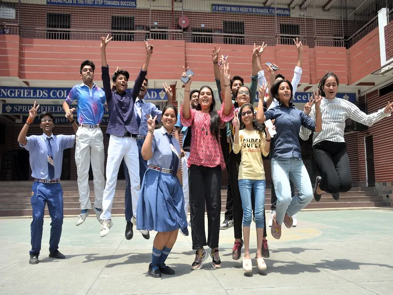 मुरादाबाद : 10वीं में अरिजीत, 12 वीं में कशिश जिला टॉपर