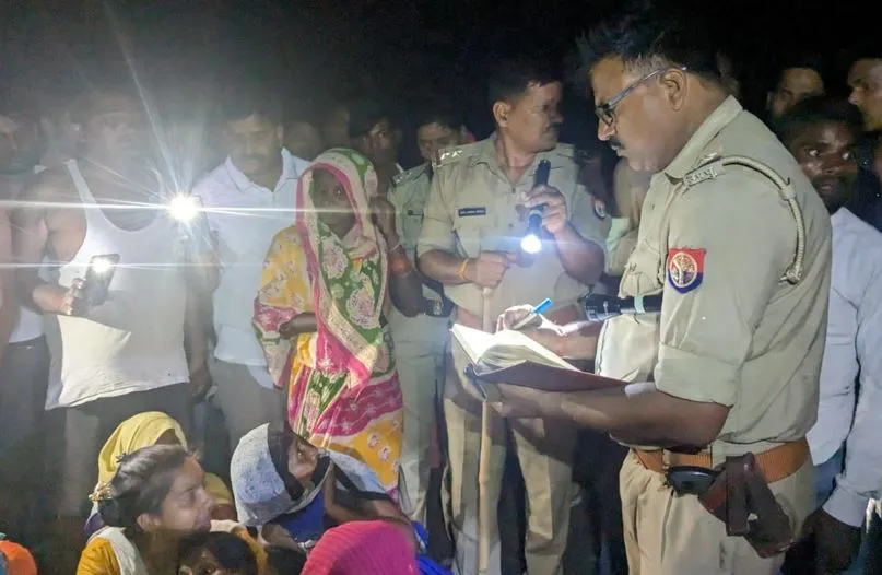 लखीमपुर-खीरी: अज्ञात वाहन की टक्कर से साइकिल सवार किसान की मौत, साथी घायल 