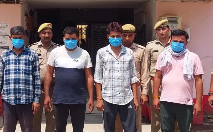 बदायूं: फर्जी दस्तावेज तैयार करके किसानों की जमीन हड़पने वाले गिरोह के चार सदस्य गिरफ्तार