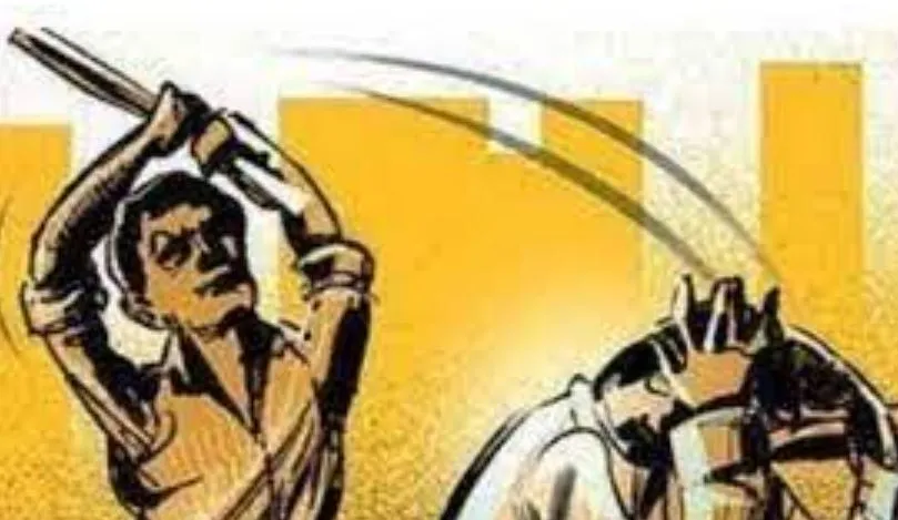 बरेली: भतीजा फावड़ा लेकर ताई के पीछे दौड़ा और कर दिया हमला, आरोपी फरार 