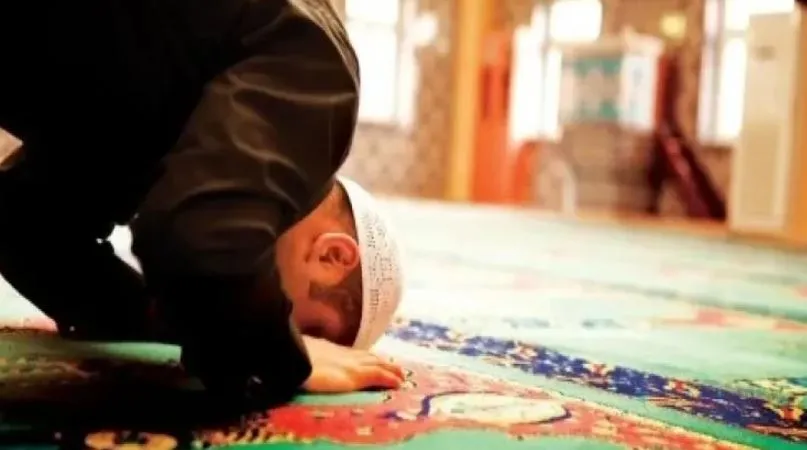 बरेली: सड़कों पर न पढ़ें नमाज, सार्वजनिक स्थलों पर न करें कुर्बानी...डीएम ने दिए निर्देश