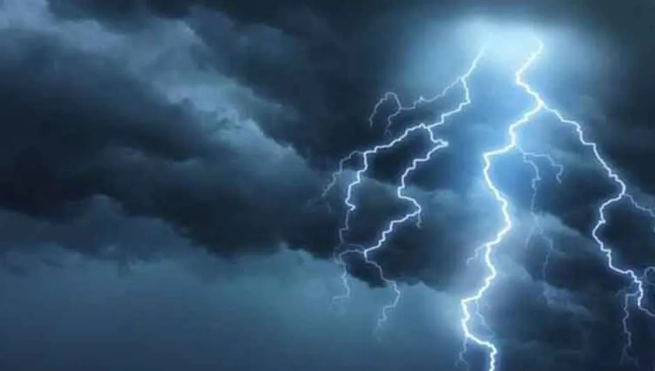 पीलीभीत: बिजली गिरने से किशोर समेत दो की मौत, घुंघचिहाई और सुनगढ़ी थाना क्षेत्र में हुए हादसे...मचा कोहराम