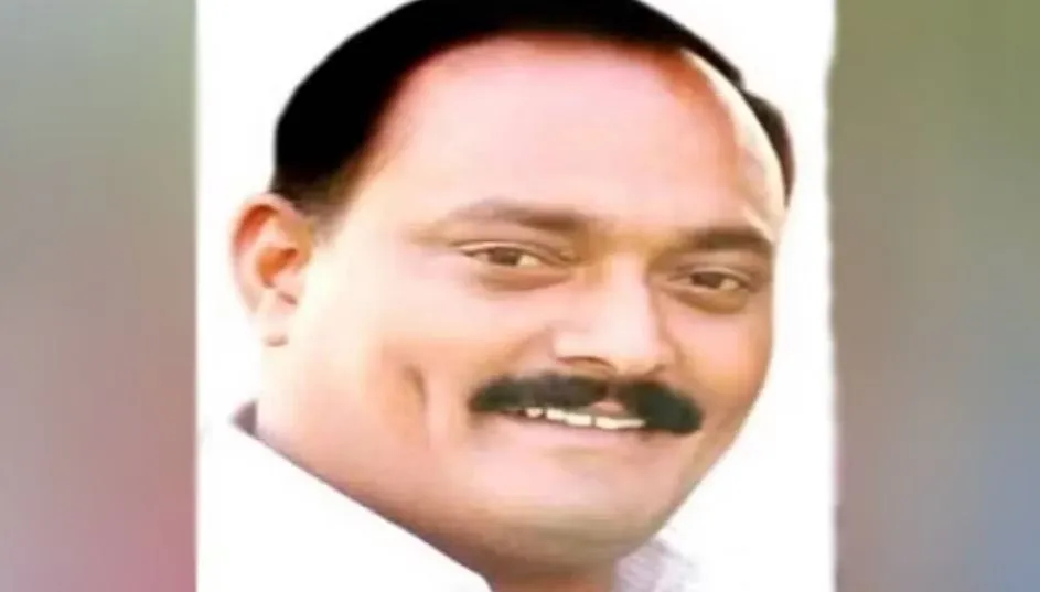 कासगंज: वोटों की गिनती शुरू होने से लेकर अंत तक दो बार पिछड़े देवेश शाक्य, भाजपा के राजवीर सिंह को दी मात