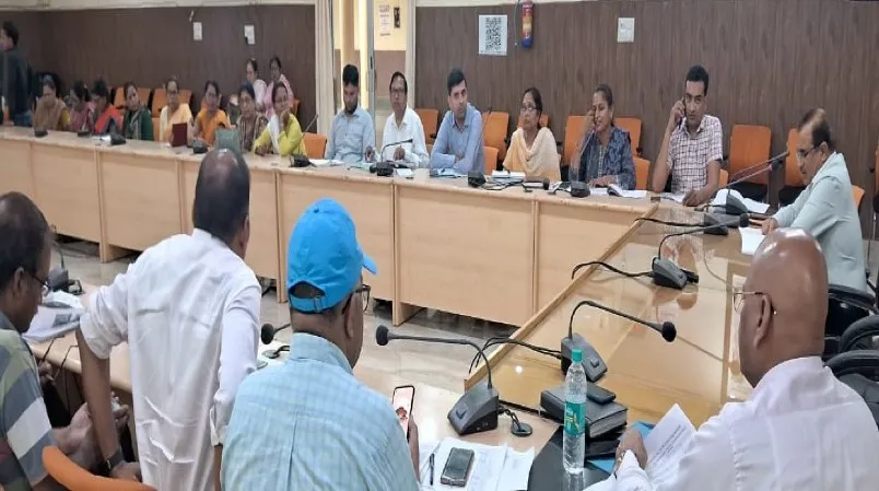 कासगंज: जिला पोषण समिति की हुई बैठक, बाल विकास परियोजना की धीमी प्रगति पर CDO ने जताई नारजागी 