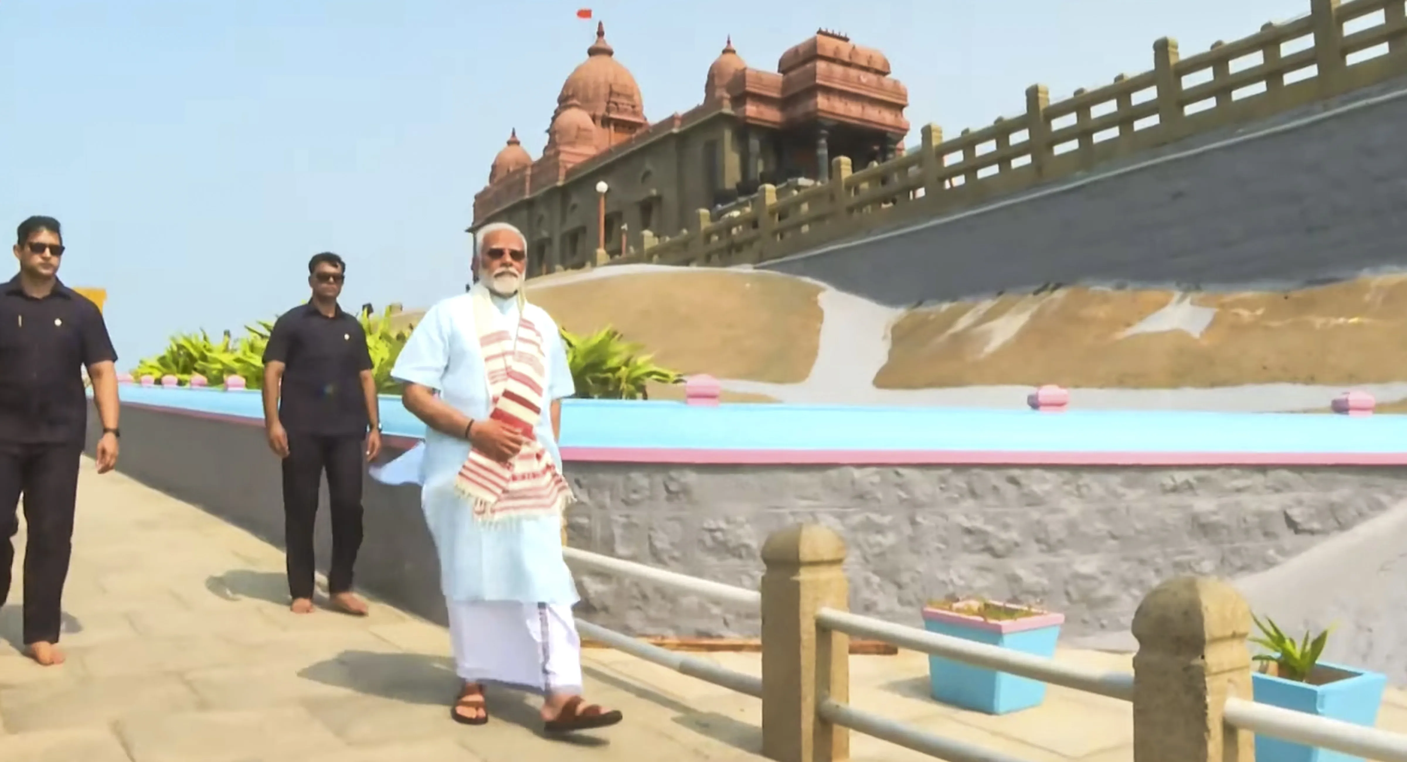 पीएम मोदी ने कन्याकुमारी में 45 घंटे की ध्यान साधना की पूरी, सामने आई पहली तस्वीर 