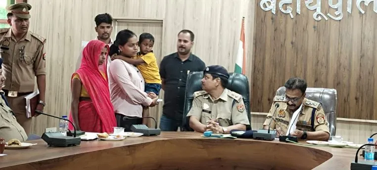 बदायूं: तीन लाख में बेच रहे थे बच्चा, नहीं बनी बात, पुलिस ने बरामद किया अपह्रत बच्चा