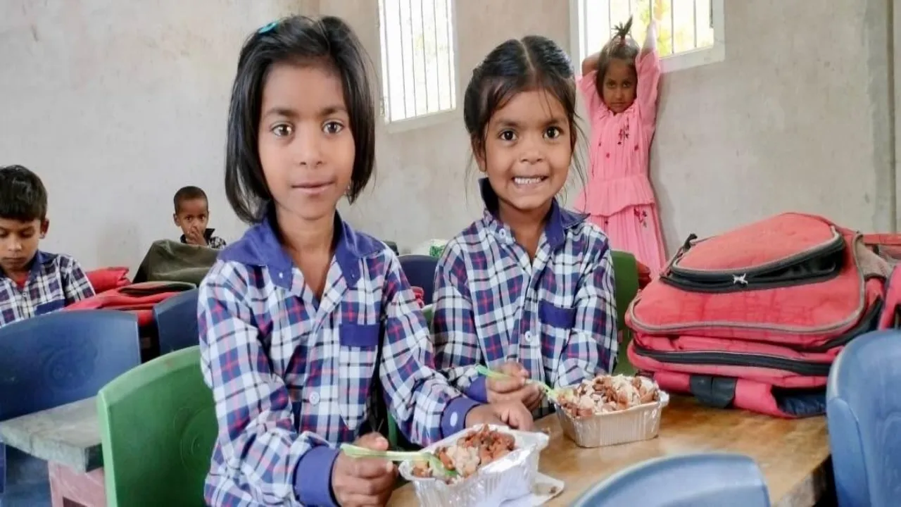 फीडिंग इंडिया के सहयोग से छात्रों को निःशुल्क भोजन करायेगा अतुल्य विकास फाउंडेशन