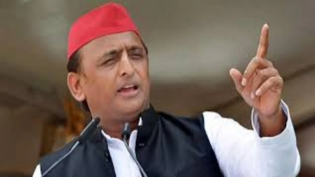 परीक्षाओं को लेकर अखिलेश यादव ने कही बड़ी बात, लिखा-ये एग्जाम सरकार संरक्षित ‘परीक्षा माफियाओं’ के लिए पैसा कमाने का..