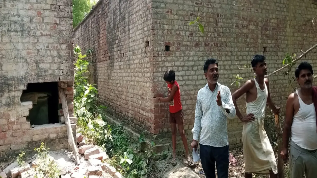सुलतानपुर: नकब लगाकर नकदी समेत लाखों के जेवर चोरी, जांच कर रही पुलिस 