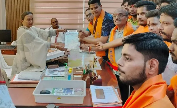 कासगंज: आतंकवाद का सिर कुचलने को ठोस कदम उठाए सरकार: विनय राज माहेश्वरी 