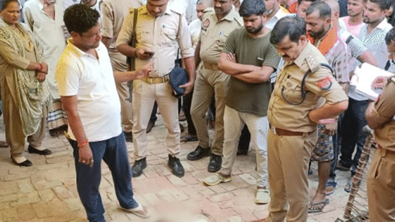 गोरखपुर के बांसगांव में दो बच्चियों की मौत, एक की हालत गंभीर, जानें पूरा मामला