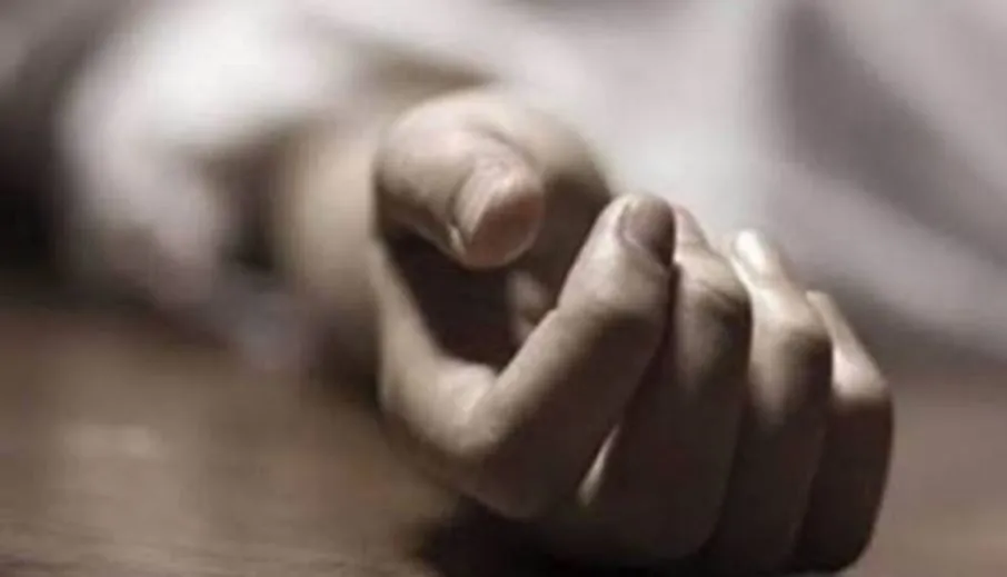 लखीमपुर-खीरी: पेड़ से लटका मिला शख्स का शव, किशोरी के अपहरण मामले में था आरोपी