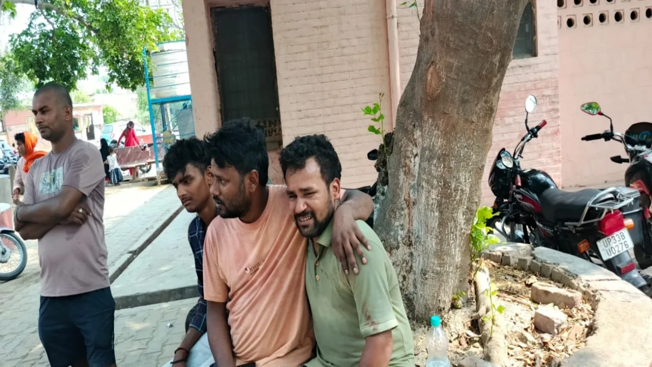 रायबरेली: मिट्टी खोद रही महिलाएं टीले में धंसी, एक की मौत-दूसरी की हालत गंभीर 