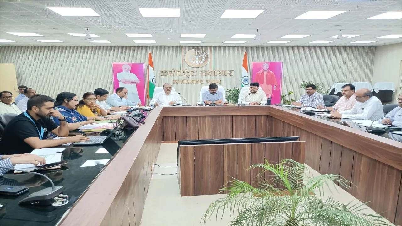 विभाग करें संचारी रोग नियंत्रण अभियान का सफल आयोजन :जिलाधिकारी