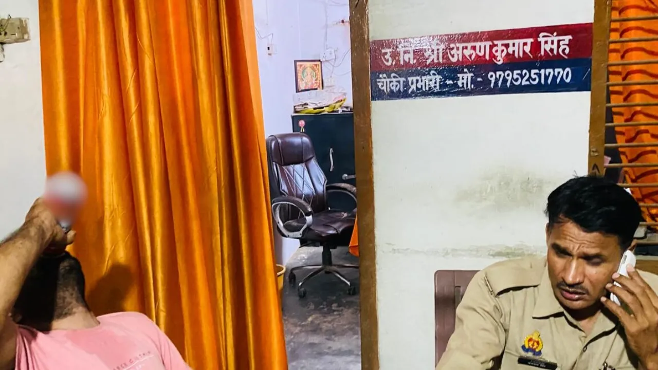 गोरखपुर: कांस्टेबल को चौकी में बीयर पिलाना महंगा पड़ा, हुआ निलंबित  