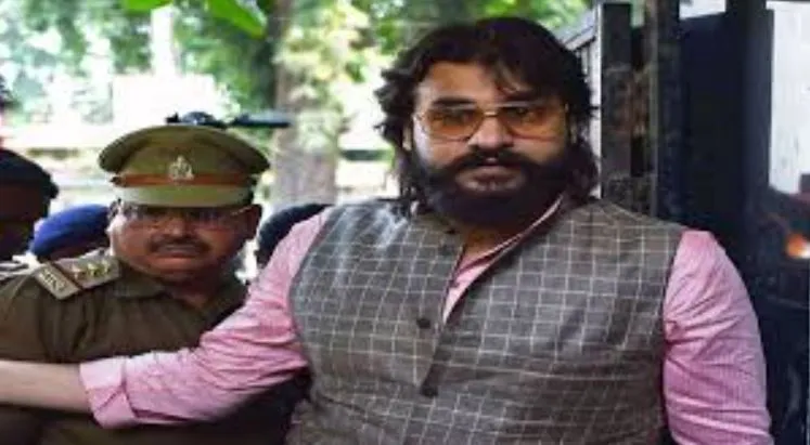 कासगंज: पिता मुख्तार अंसारी की प्रार्थना सभा में शामिल होगा बेटा अब्बास, कड़ी सुरक्षा के बीच गाजीपुर के लिए रवाना 