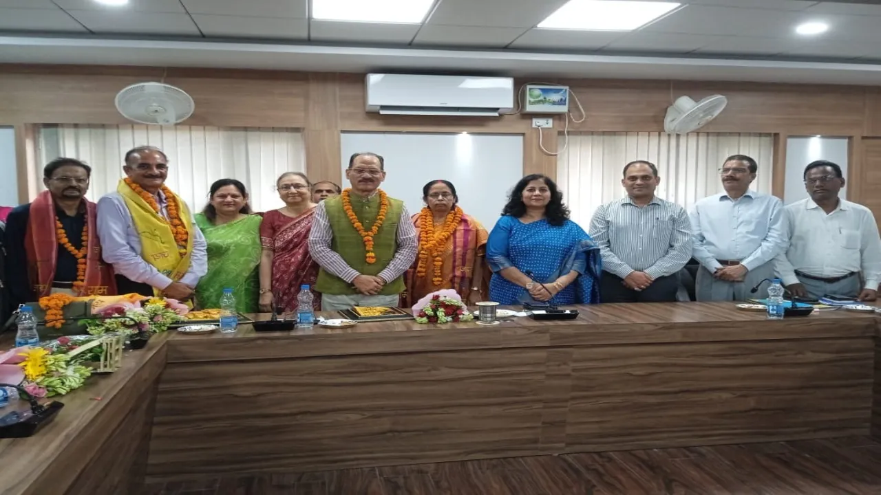 शिक्षक कभी सेवानिवृत्त नहीं होता : कुलपति 