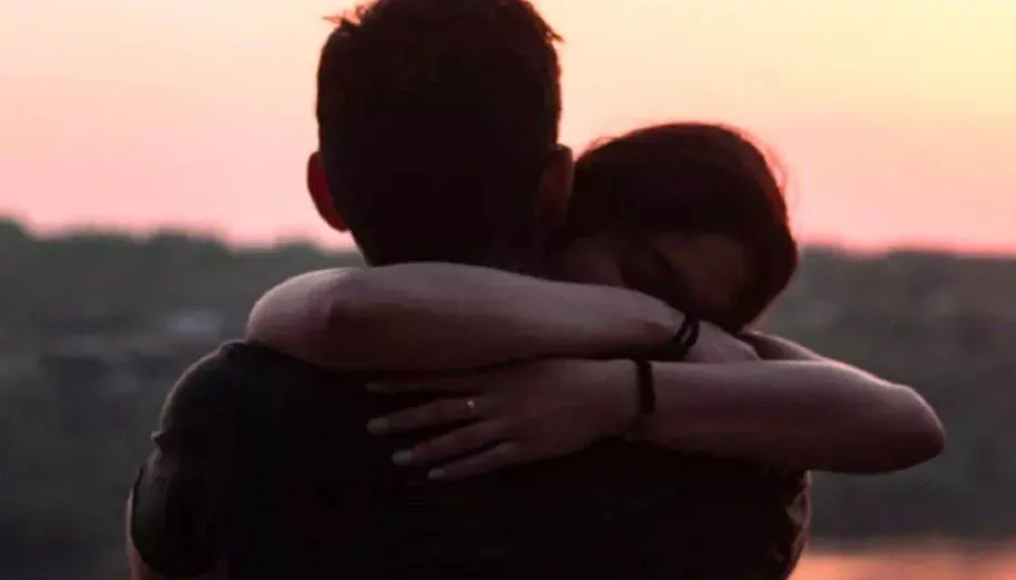 आगरा: प्रेमिका घर पर थी अकेली और पहुंच गया प्रेमी, फिर कर दिया ऐसा काम...उड़ गए सबसे होश