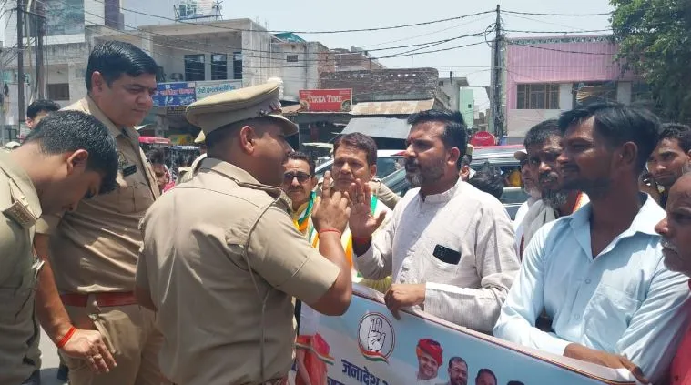 पुलिस ने रोकी कांग्रेस की आभार यात्रा, कार्यकर्ताओं ने जमकर किया हंगामा