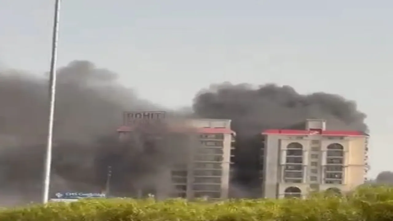 Video-लखनऊ की बहुमंजिला इमारत में लगी भीषण आग, दूर तक उठ रहा काला धुआं 