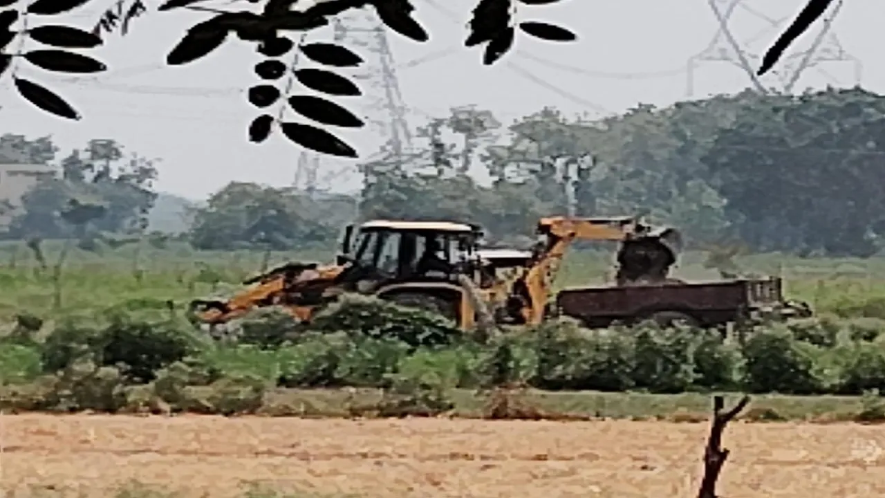 अयोध्या में अवैध खनन का खेल, अधिकारी रोकने में फेल