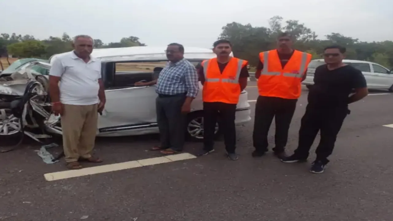 सुलतानपुर में पूर्वांचल एक्सप्रेस वे पर ट्रक में घुसी कार, छह घायल