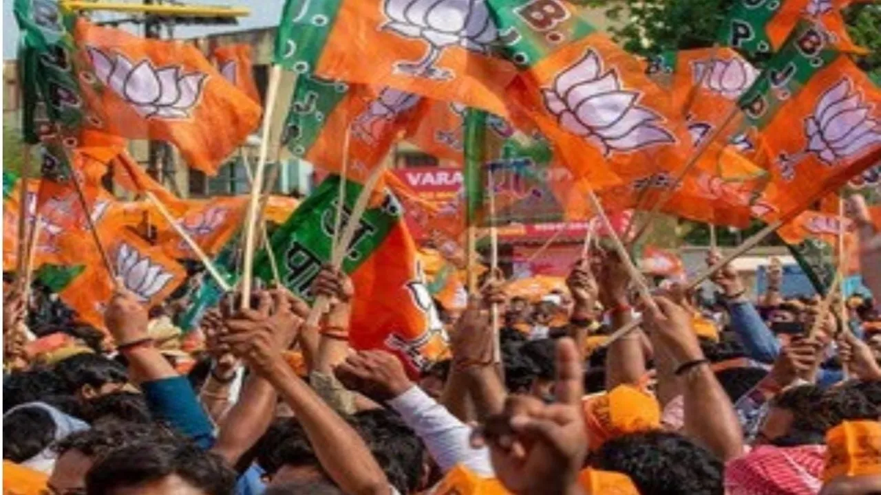 बाराबंकी: एग्जिट पोल के आंकड़े देख भाजपाई खुश, जश्न की तैयारी-कल आएगा परिणाम 