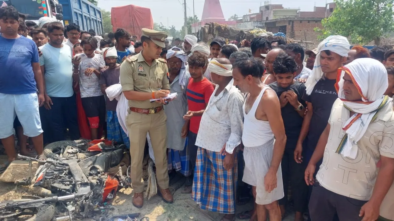 बहराइच में डीसीएम की टक्कर से युवक की मौत, एक घायल