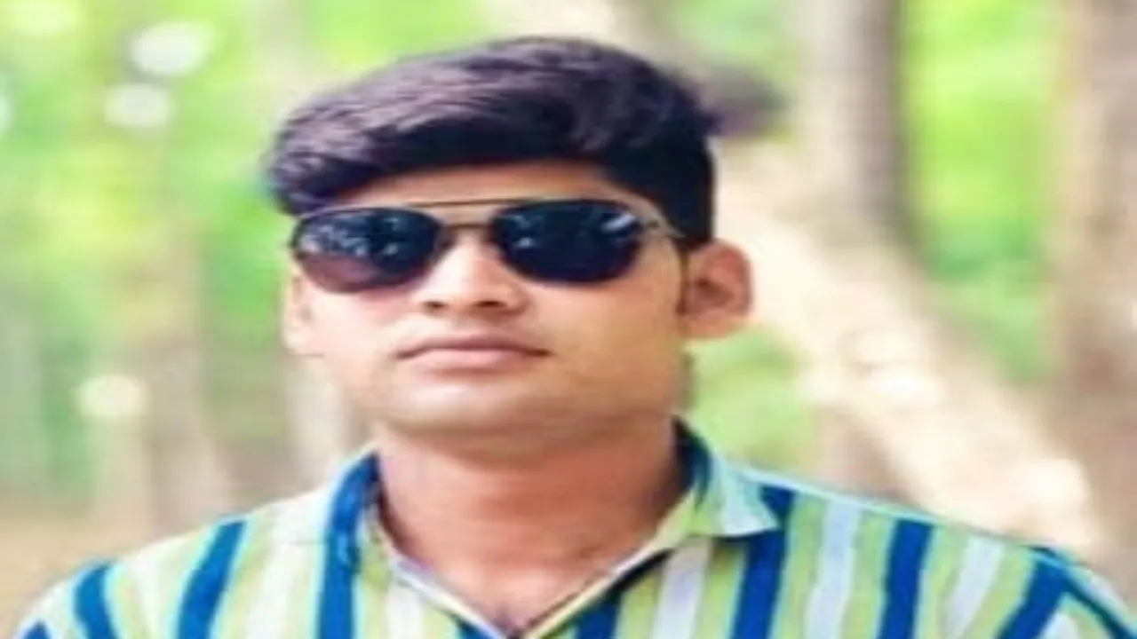 बलरामपुर में कार से टकराई बाइक, एक की मौत-चार घायल  