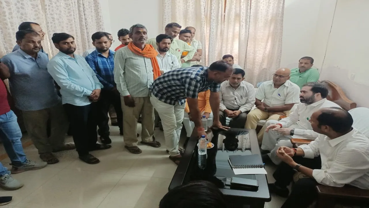 बाराबंकी: राज्यमंत्री ने सुनी लोगों की समस्याएं, अधिकारियों को दिये निस्तारण के निर्देश