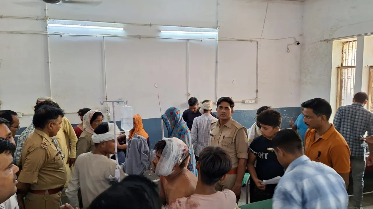 सुलतानपुर: दो पक्षों में खूनी संघर्ष, एक दूसरे पर किये धारदार हथियार से वार-कई घायल