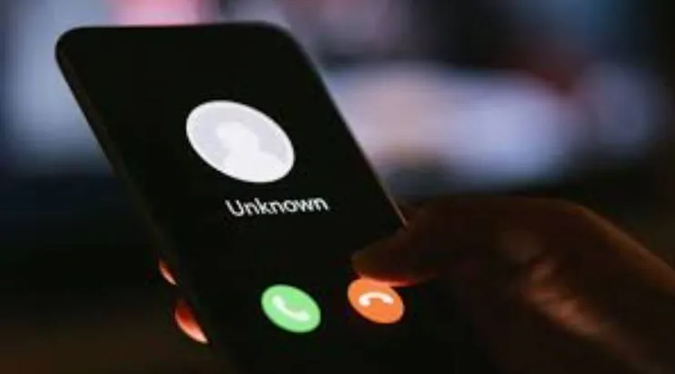 बदायूं: हेलो, मैं इंस्पेक्टर अरुण बोल रहा हूं, दुष्कर्म में फंसे बेटे को बचाने को 40 हजार रुपये दो