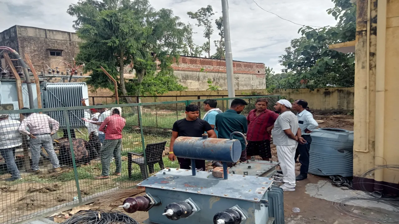 बहराइच: विद्युत उपकेंद्र का फीडर हुआ ठप, मुसीबत झेल रहे उपभोक्ता 