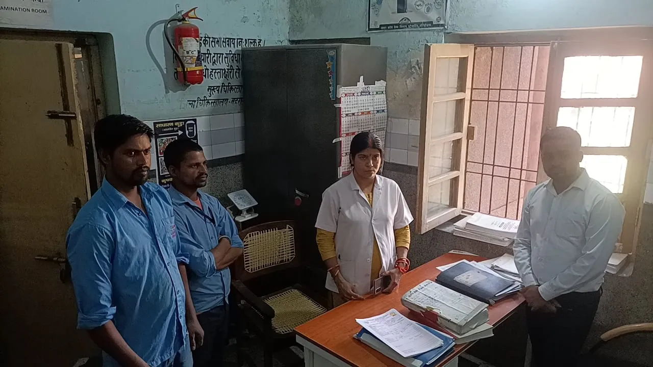 बहराइच: मरीज की मौत हुई तो स्टाफ नर्स को जड़े थप्पड़, शव लेकर भागे 