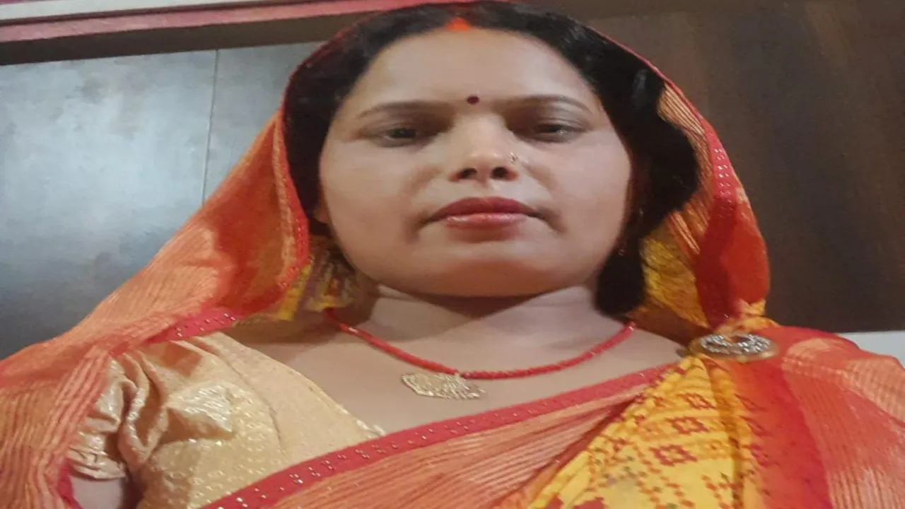 तेज रफ्तार एसयूवी ने सड़क किनारे खड़े परिवार को रौंदा, महिला की मौत, पिता-पुत्र समेत 3 गंभीर