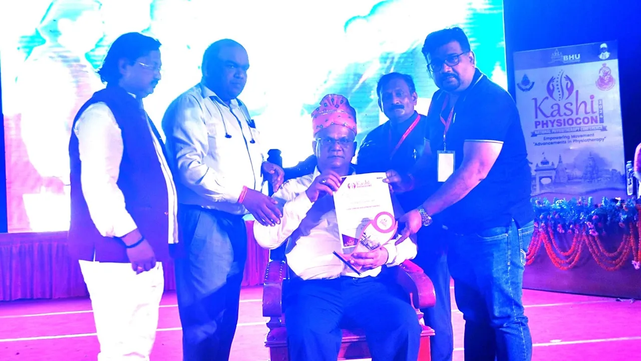 BHU: SGPGI के डॉ. ब्रजेश त्रिपाठी लाइफ टाइम अचीवमेंट अवार्ड से सम्मानित