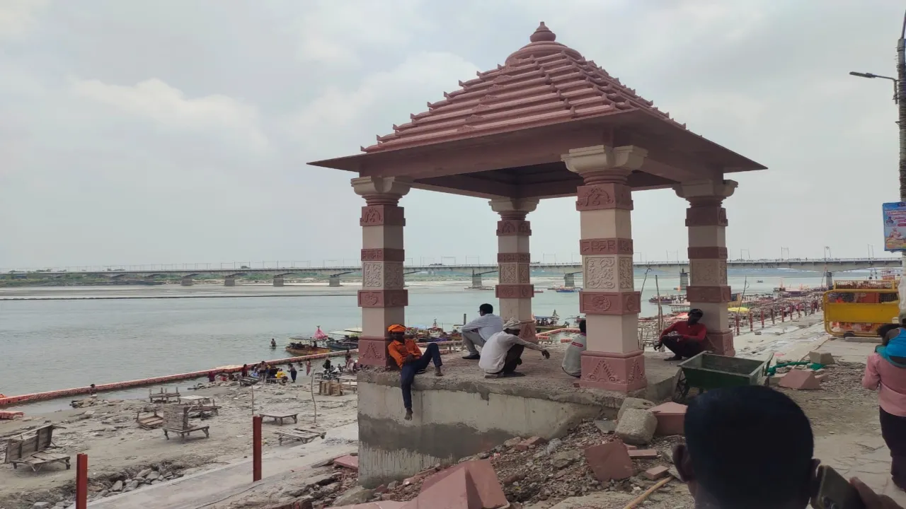 अयोध्या: सरयू के घाट पर पुरोहितों के लिए बनेगा छतरीनुमा पूजन चैंबर 
