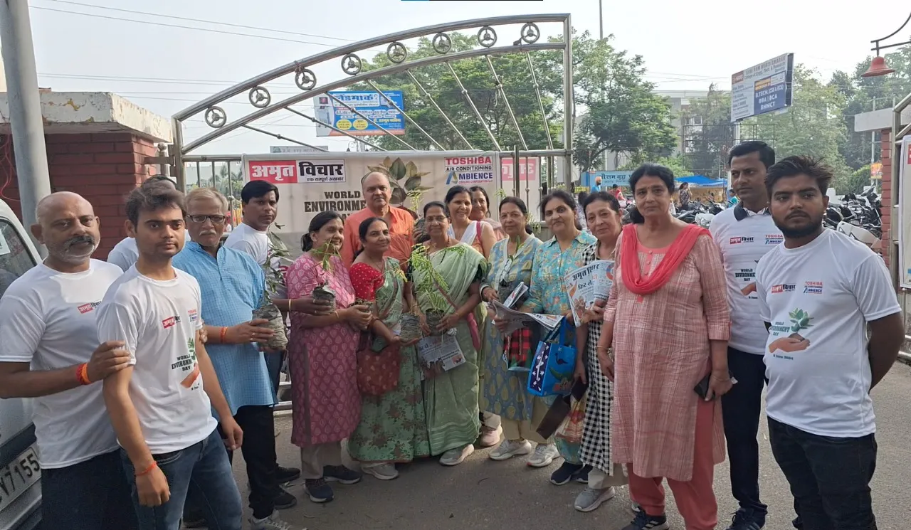 बरेली: अमृत विचार के पौधा वितरण कार्यक्रम को लोगों का मिला साथ