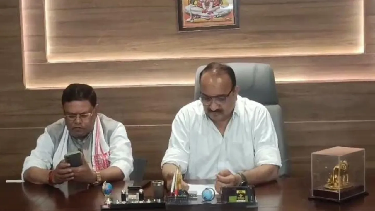 एक साल तक छुट्टी पर रहेंगे मंत्री दिनेश सिंह, रायबरेली की जनता को दिया धन्यवाद, कहा-अगर राहुल गांधी के अंदर दम है तो...