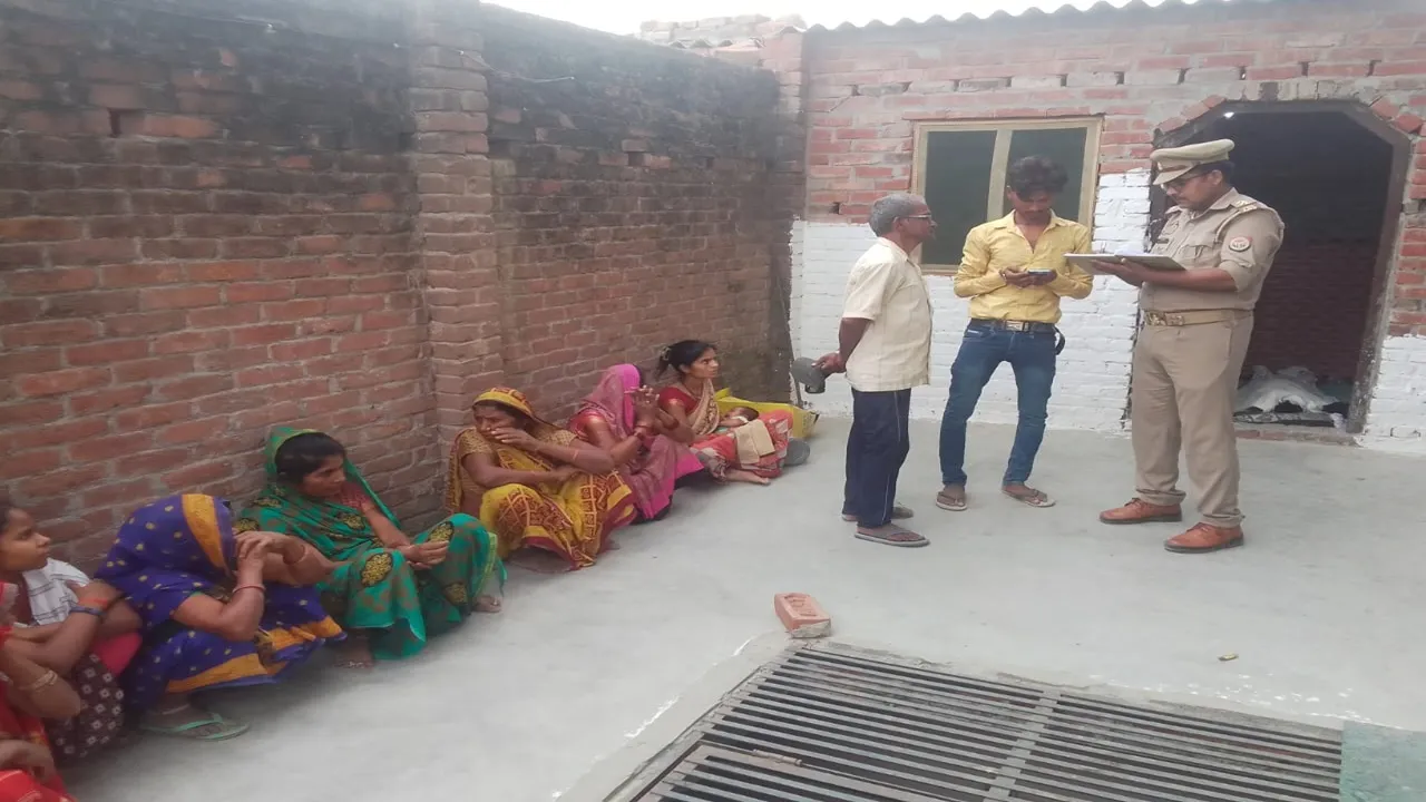 बहराइच: संदिग्ध परिस्थितियों में किशोरी का फंदे से लटकता मिला शव, मोबाइल गायब 