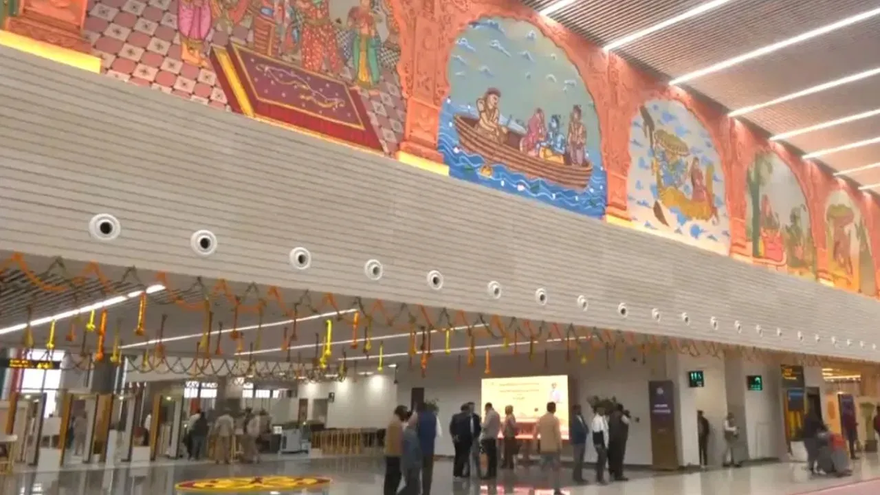 अयोध्या एयरपोर्ट पर यात्रियों ने किया हंगामा, जानें वजह