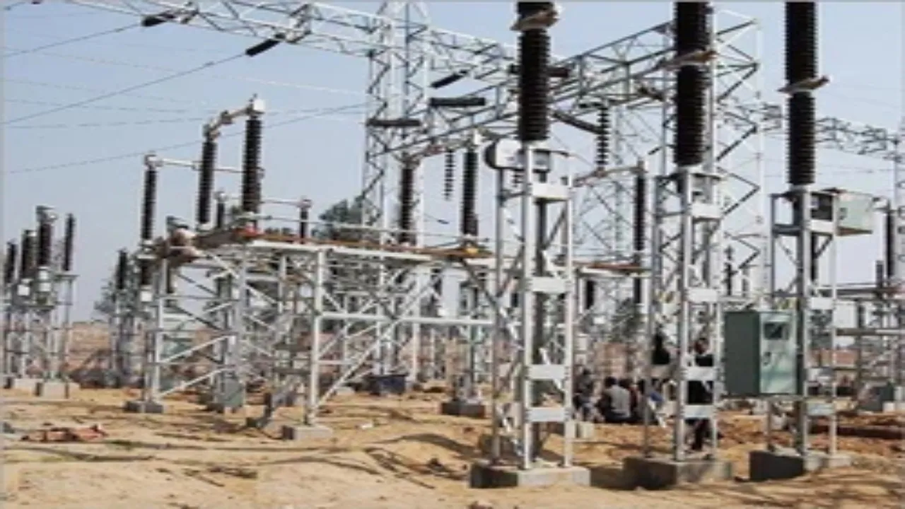 लखनऊ: एक लाख की आबादी आज झेलेगी बिजली संकट, पढ़िए आपके मोहल्ले में कब आएगी सप्लाई 