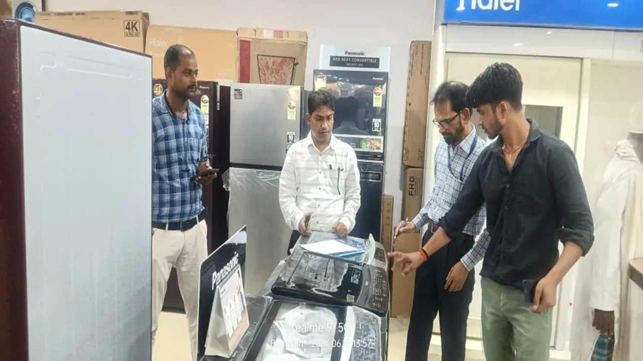 बहराइच: GST टीम ने दुकानों पर की छापेमारी, स्टॉक में कम मिला समान तो थमाया 40 लाख का कर नोटिस